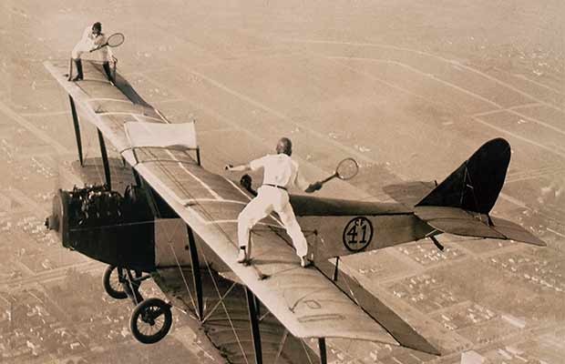 Booking the tennis court at Warwick Square